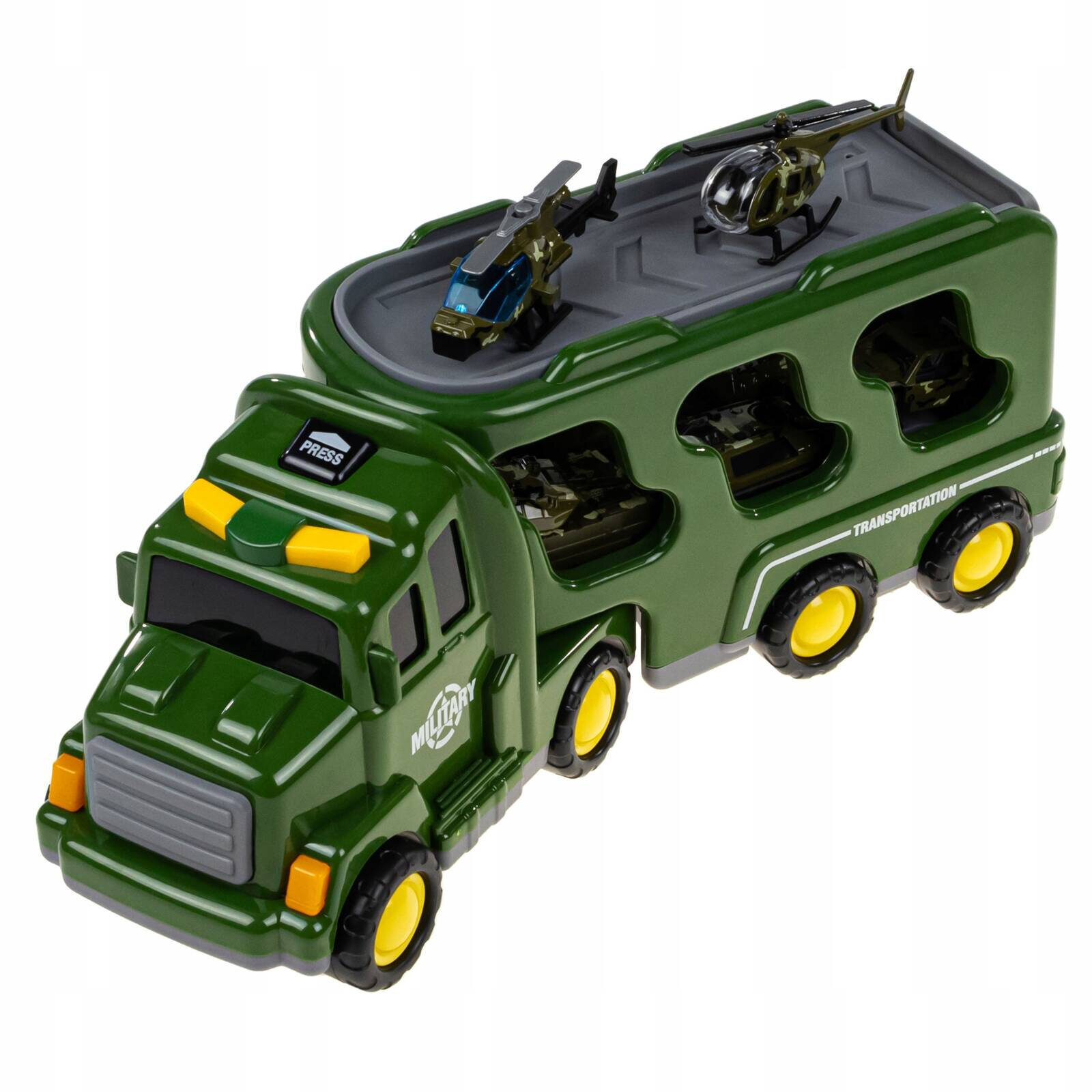 Zielony zabawkowy transporter wojskowy z żółtymi kołami, na którego dachu znajdują się dwa małe helikoptery. Na boku pojazdu widoczny jest napis \'TRANSPORTATION\' oraz logo \'MILITARY\'.