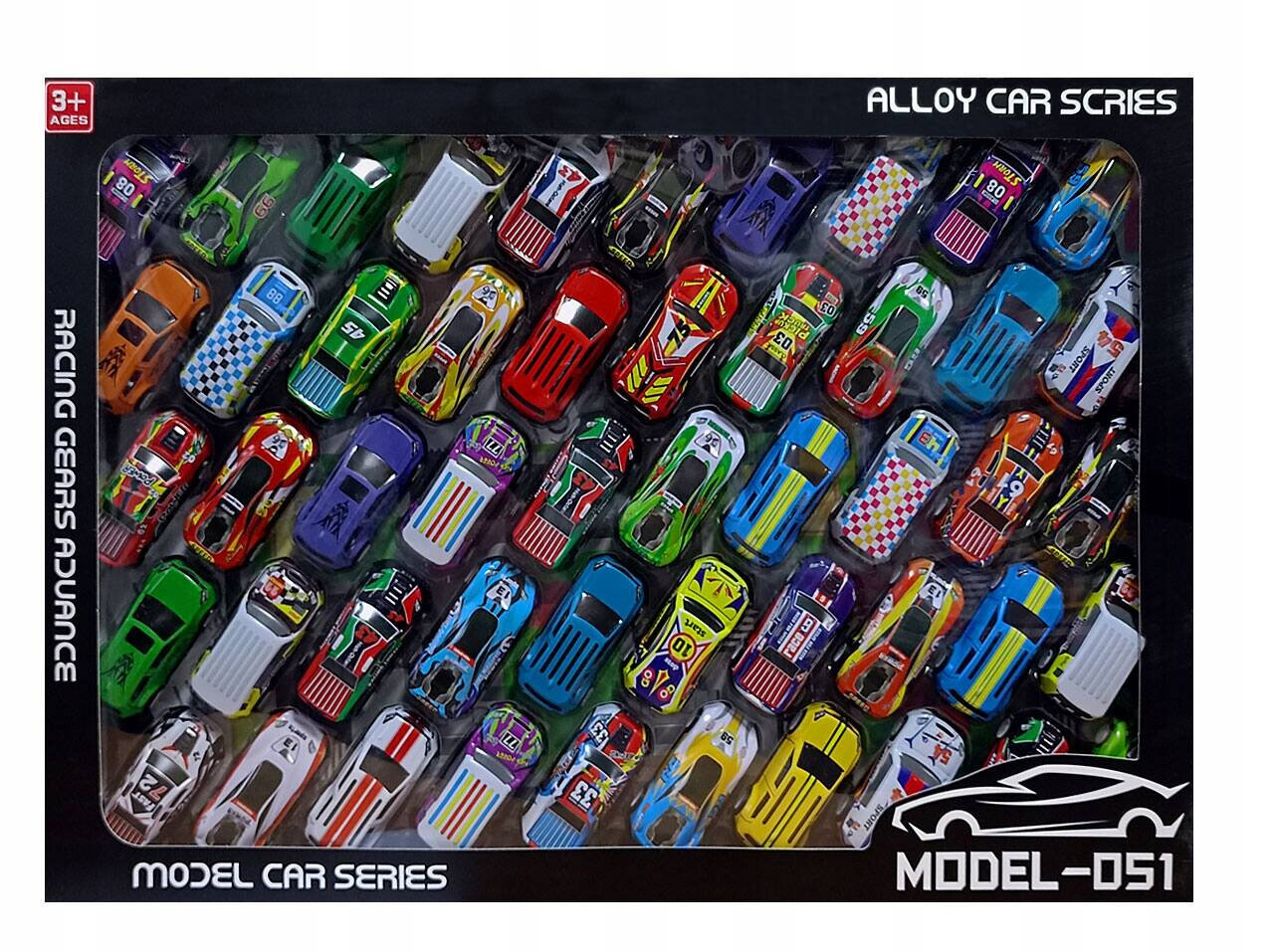 Opakowanie zawiera 50 kolorowych metalowych samochodzików resoraków, ułożonych w rzędach. Na opakowaniu widnieje tekst: \'RACING GEARS ADVANCE\', \'ALLOY CAR SERIES\', \'MODEL CAR SERIES\', \'MODEL-D51\'.