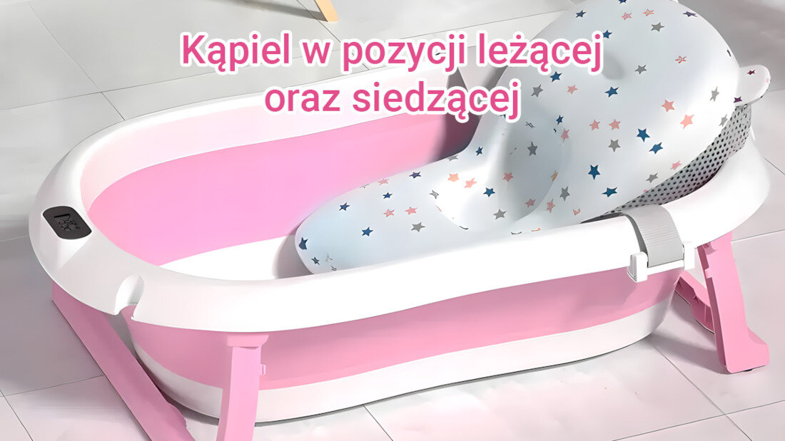 Różowa wanienka dla dzieci z białym wkładem w kolorowe gwiazdki, ustawiona na podłodze. Na obrazie widoczny jest tekst: \'Kąpiel w pozycji leżącej oraz siedzącej\'.