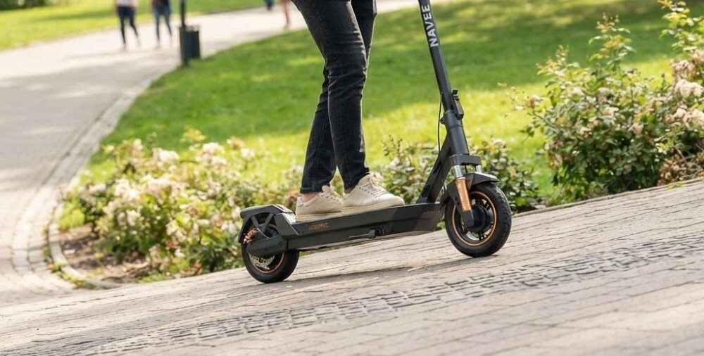 Hulajnoga elektryczna NAVEE GT5 Max 90 km 1638W Amortyzacja 10
