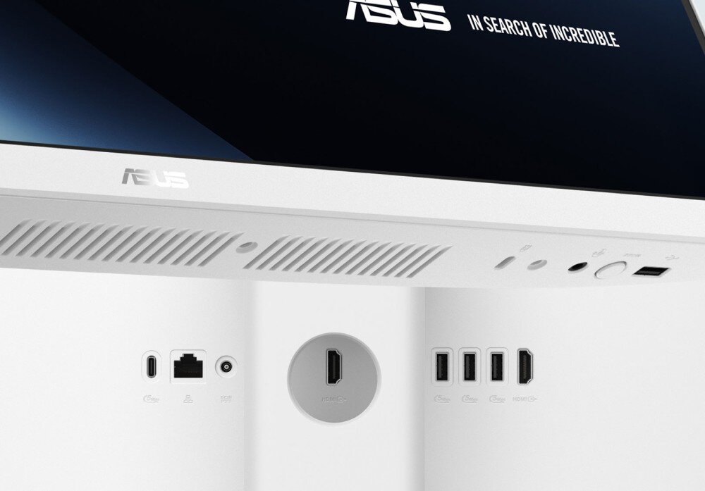 Komputer All in One ASUS V470VAK-BPE108W Zbliżenie na dolną i tylną część obudowy z widocznymi otworami wentylacyjnymi oraz różnymi złączami i portami