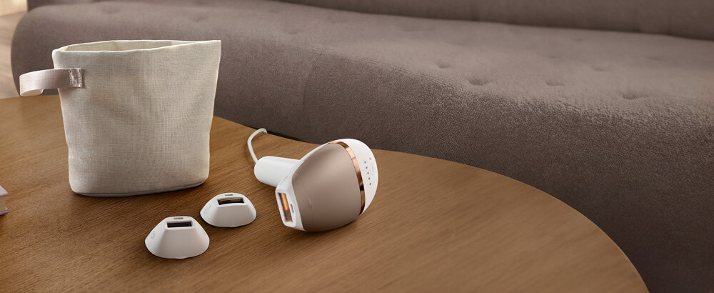 Depilator Philips Lumea i etui do przechowywania.