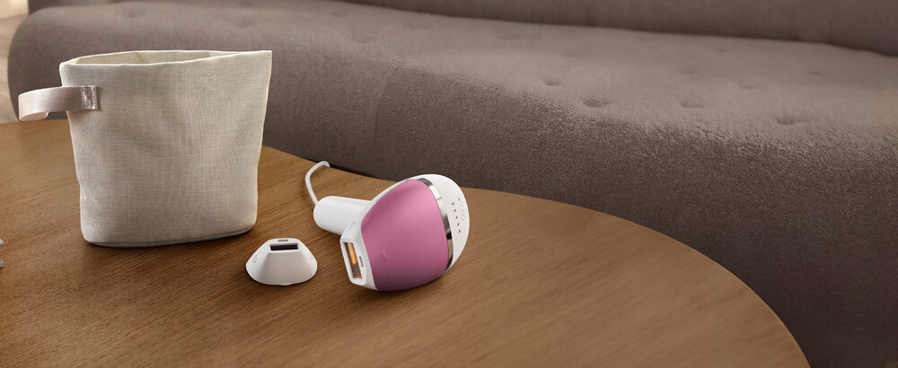 Depilator Philips Lumea i etui do przechowywania.