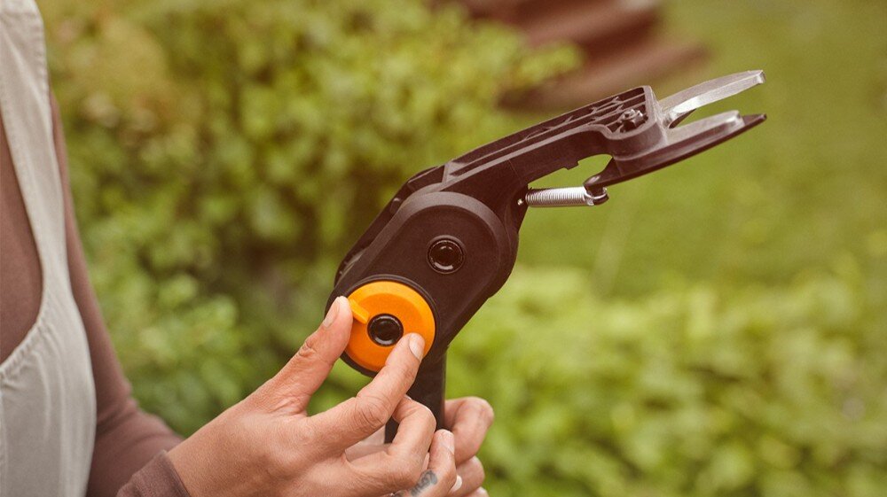 Sekator do gałęzi teleskopowy FISKARS Żyrafa 1082299 Solo