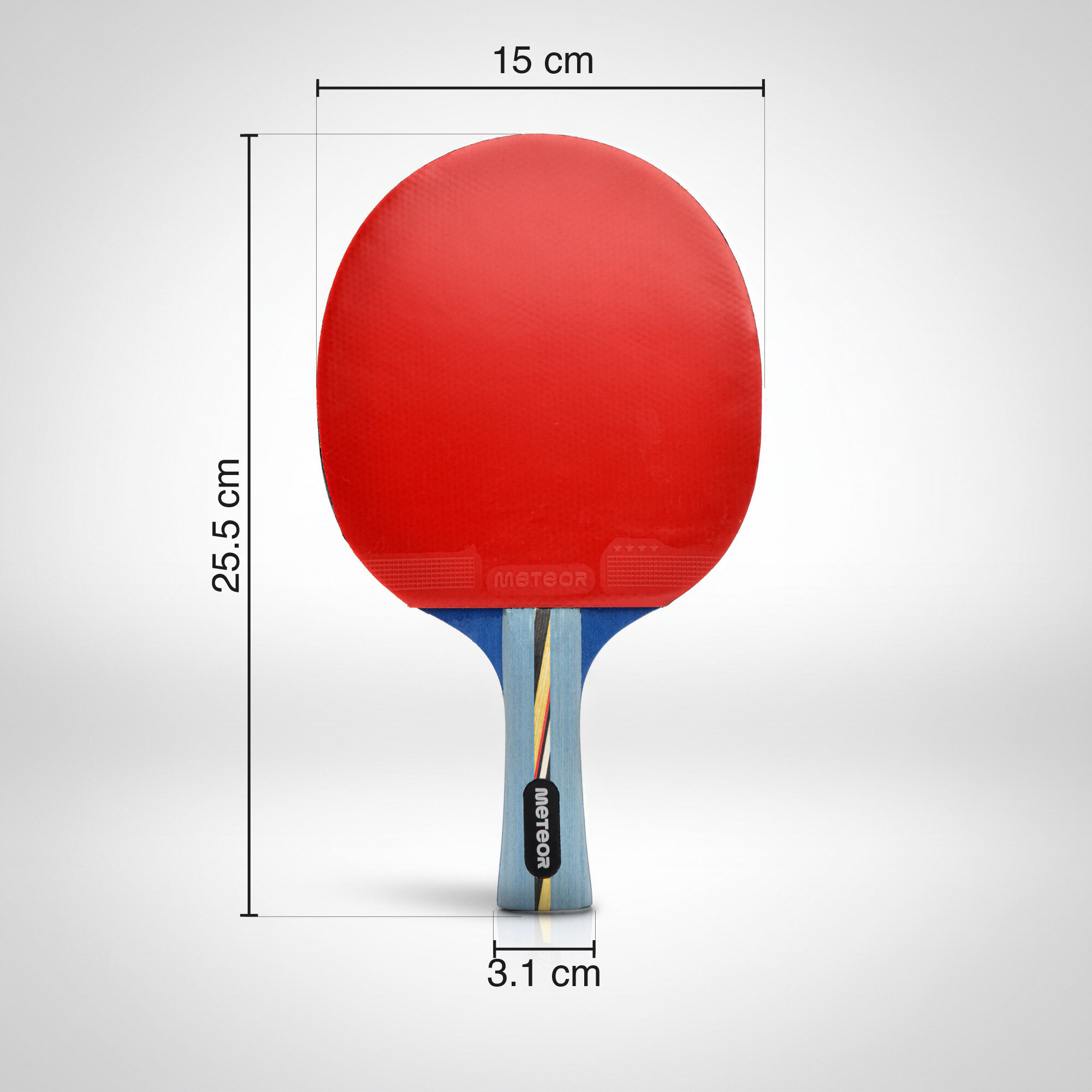 Rakietka do tenisa stołowego z czerwonym obiciem i niebiesko-czarną rączką z napisem \'meteor\'. Wymiary rakietki to 25.5 cm długości, 15 cm szerokości i 3.1 cm szerokości rączki.