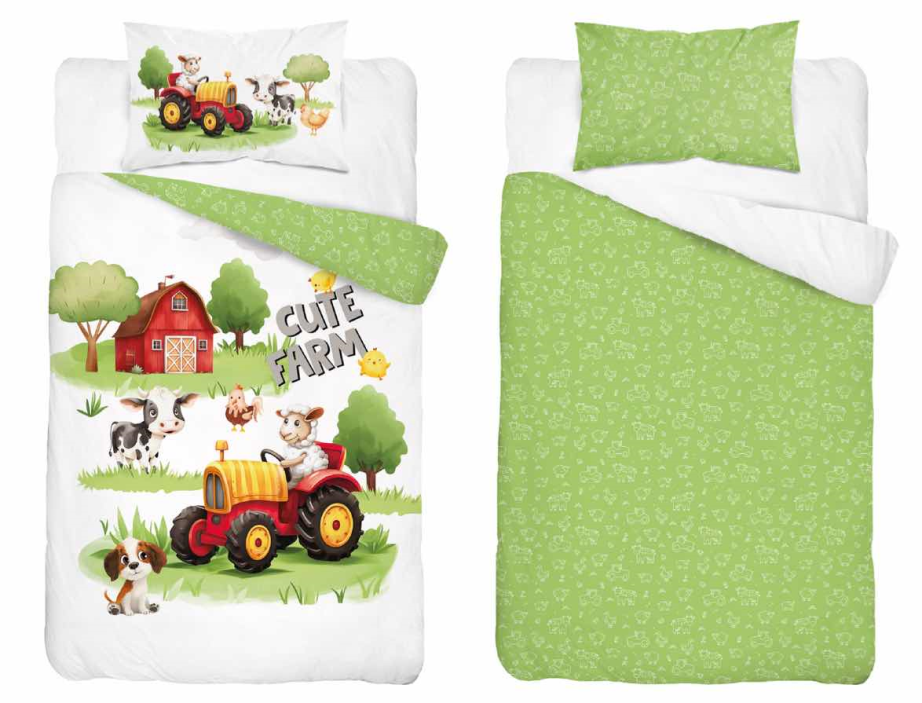 Pościel dziecięca z motywem farmy, przedstawiająca czerwony traktor, zwierzęta i napis \'CUTE FARM\'. Druga strona pościeli oraz poduszka mają zielony wzór z białymi konturami zwierząt i traktorów.