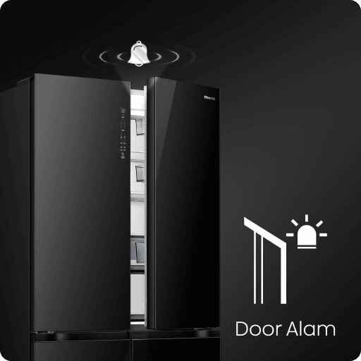 Czarna lodówka z otwartymi drzwiami, ukazująca wnętrze z półkami. Obok znajduje się ikona z napisem \'Door Alarm\'.