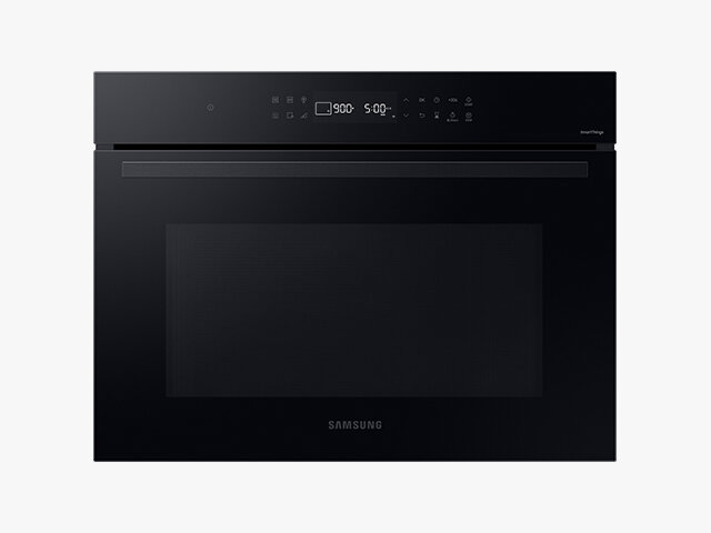 Czarny piekarnik elektryczny z panelem dotykowym i wyświetlaczem pokazującym \'900\' oraz \'50%\'. Na froncie widoczne jest logo \'SAMSUNG\'.