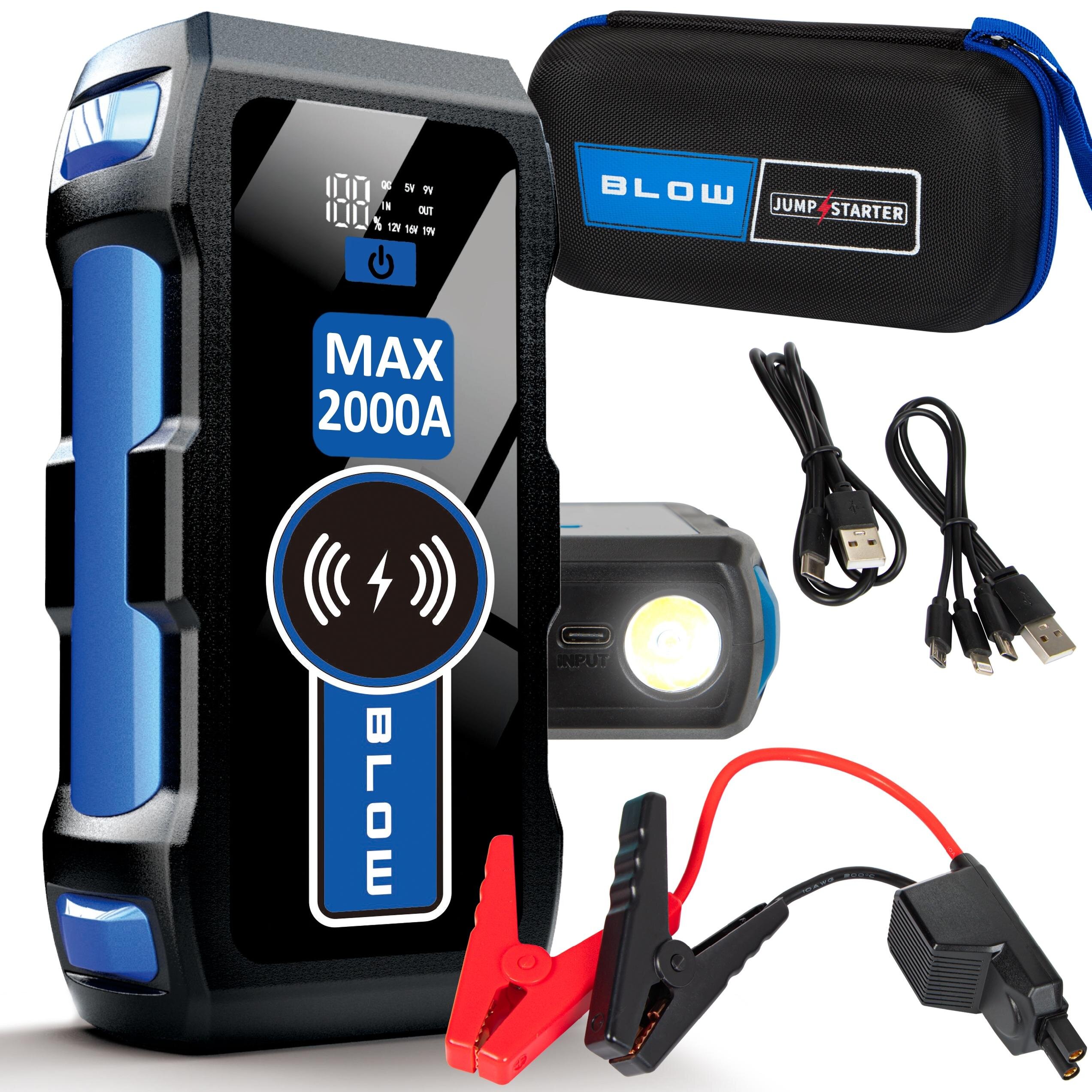 Na obrazie widoczny jest zestaw Jump Starter z powerbankiem o pojemności 12000mAh, z napisem \'MAX 2000A\' i logo \'BLOW\'. W skład zestawu wchodzą przewody z zaciskami, kabel USB oraz etui z napisem \'JUMP STARTER\'.