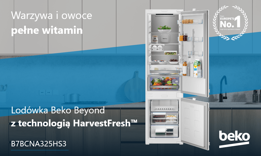 LODÓWKA BEKO B7BCNA325HS3 Grafika promocyjna lodówki z otwartym wnętrzem pełnym produktów (warzywa, napoje, nabiał) w kuchni. Widoczne napisy „Warzywa i owoce pełne witamin” oraz „z technologią HarvestFresh™” podkreślają dłuższe zachowanie świeżości