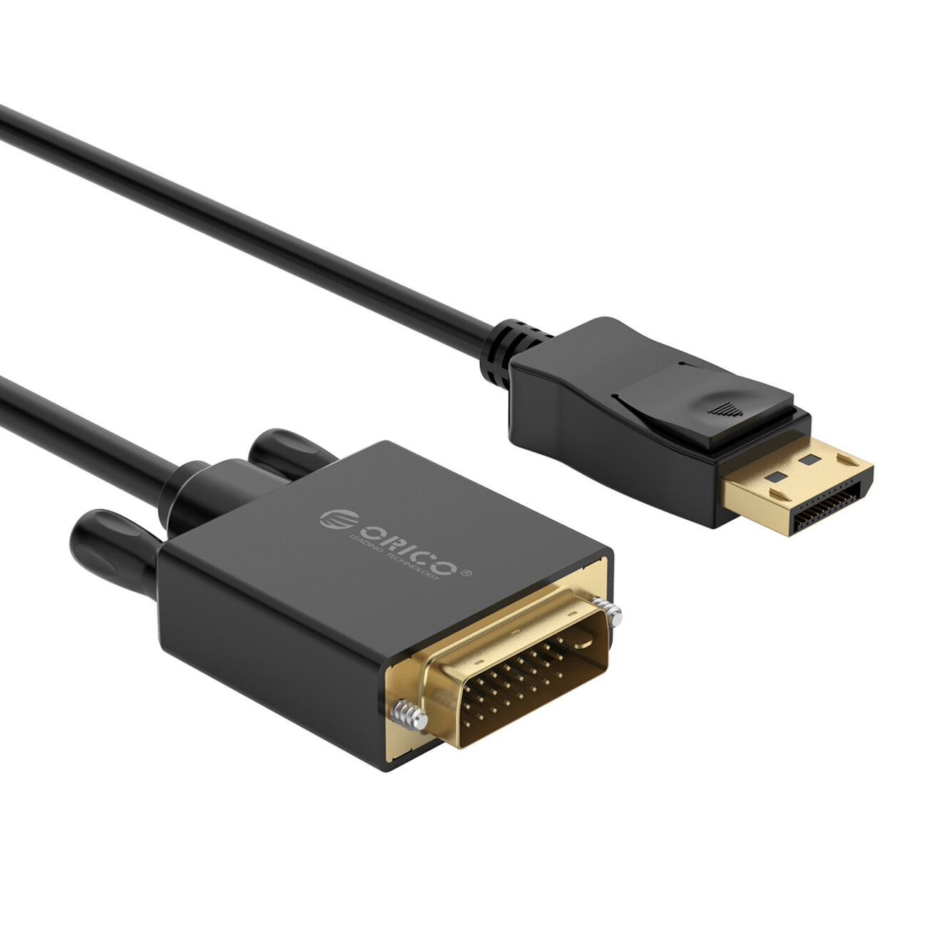 Na obrazie widoczny jest czarny kabel z końcówkami DisplayPort i DVI, z logo \'Orico\' na jednej z wtyczek. Wtyczki mają złote styki.