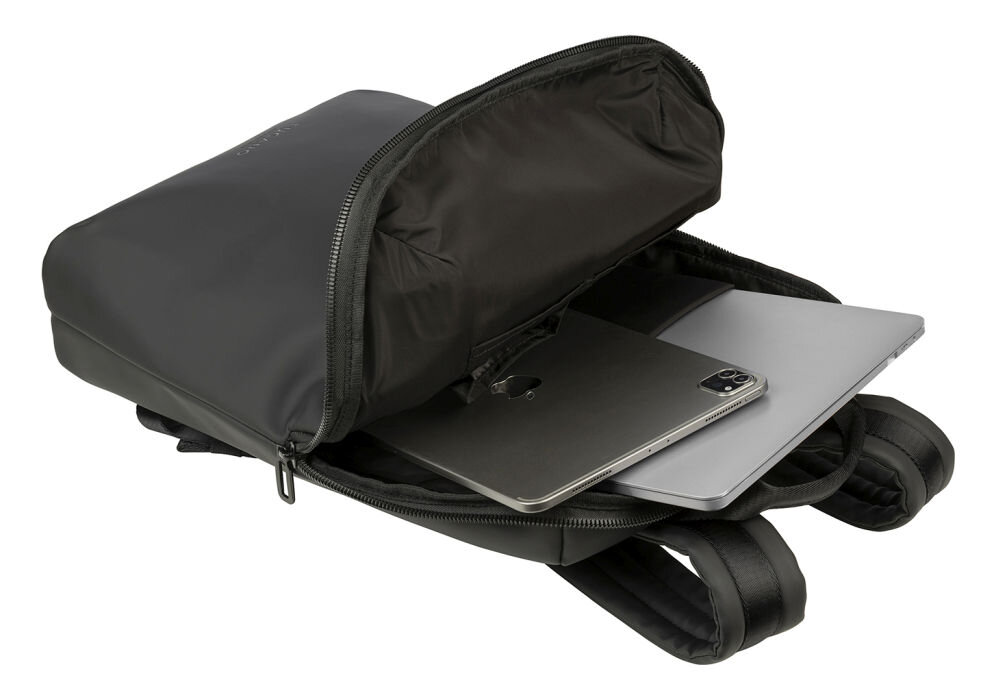 Czarny plecak na laptopa z otwartą komorą, w której znajduje się laptop i tablet. Plecak ma wyściełane szelki i gładką powierzchnię.