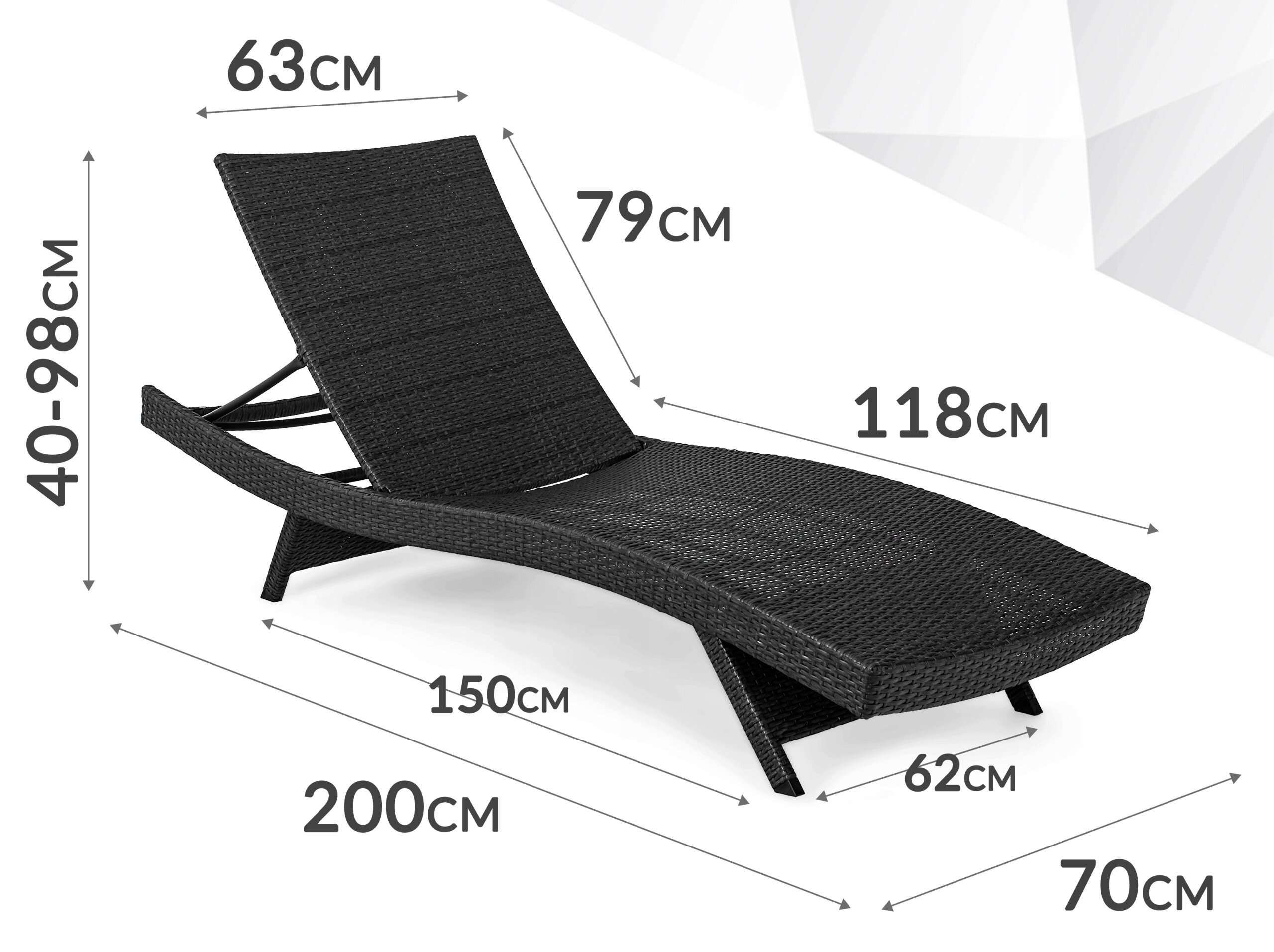 Czarny leżak ogrodowy z technorattanu z regulowanym oparciem, przedstawiony z wymiarami: 200 cm długości, 70 cm szerokości, 40-98 cm wysokości, 63 cm szerokości oparcia, 79 cm wysokości oparcia, 118 cm długości siedziska, 150 cm długości podstawy, 62 cm szerokości podstawy.