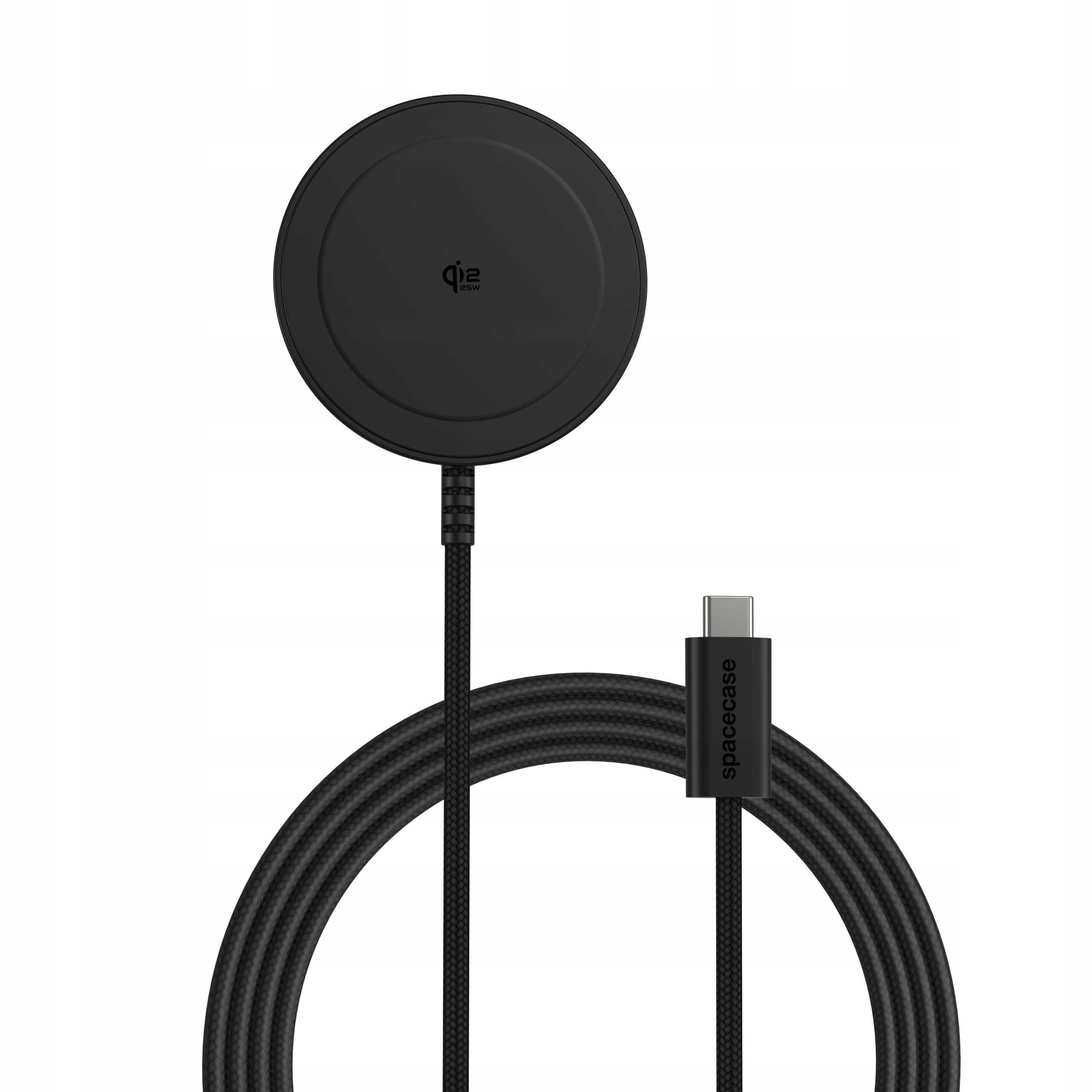 Czarna, okrągła ładowarka indukcyjna z logo \'qi2\' na powierzchni oraz przewodem zakończonym wtyczką USB-C z napisem \'spacecase\'.