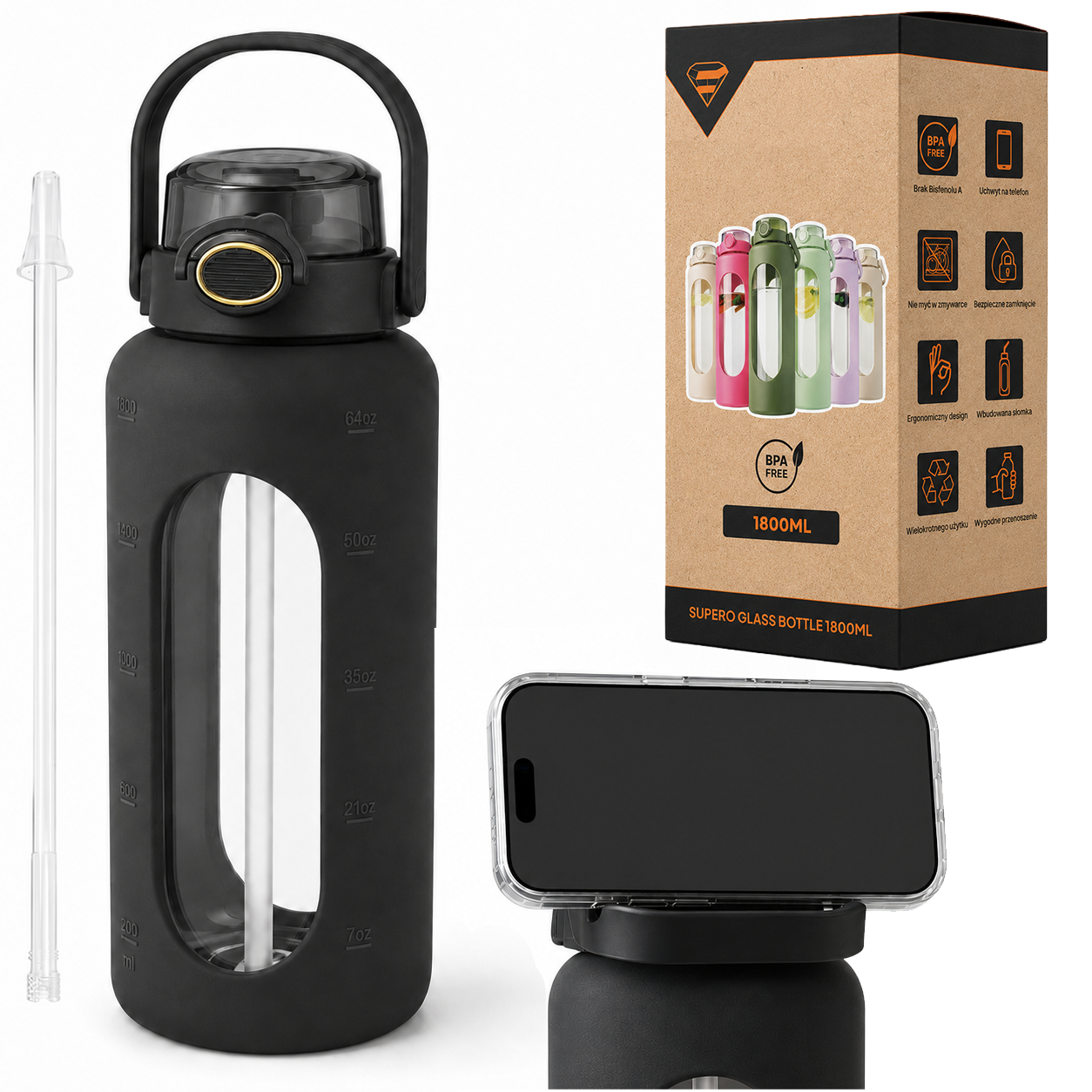 Na obrazie widoczna jest czarna szklana butelka na wodę z miarką i słomką, obok której znajduje się pudełko z napisem \'SUPERO GLASS BOTTLE 1800ML\'. Pudełko zawiera ilustracje butelek w różnych kolorach oraz ikony z opisami, w tym \'BPA FREE\'.
