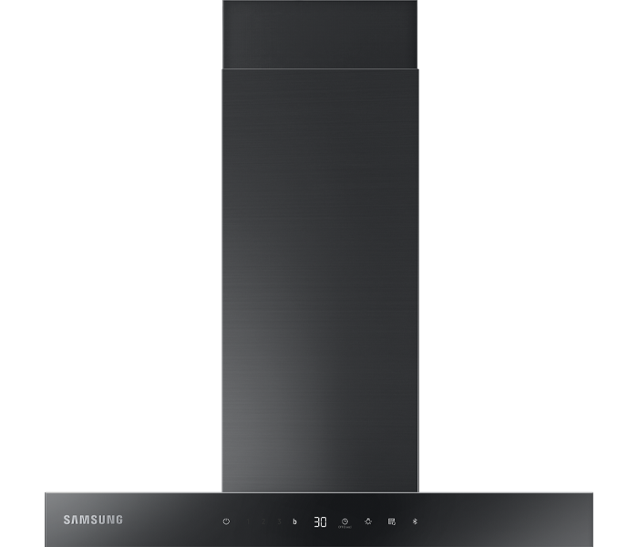 Okap kominowy Samsung NK24C5703TM doskonale komponuje się w każdym kuchennym wnętrzu Grafitowy okap kuchenny z panelem dotykowym i wyświetlaczem cyfrowym. Widoczne logo: SAMSUNG.