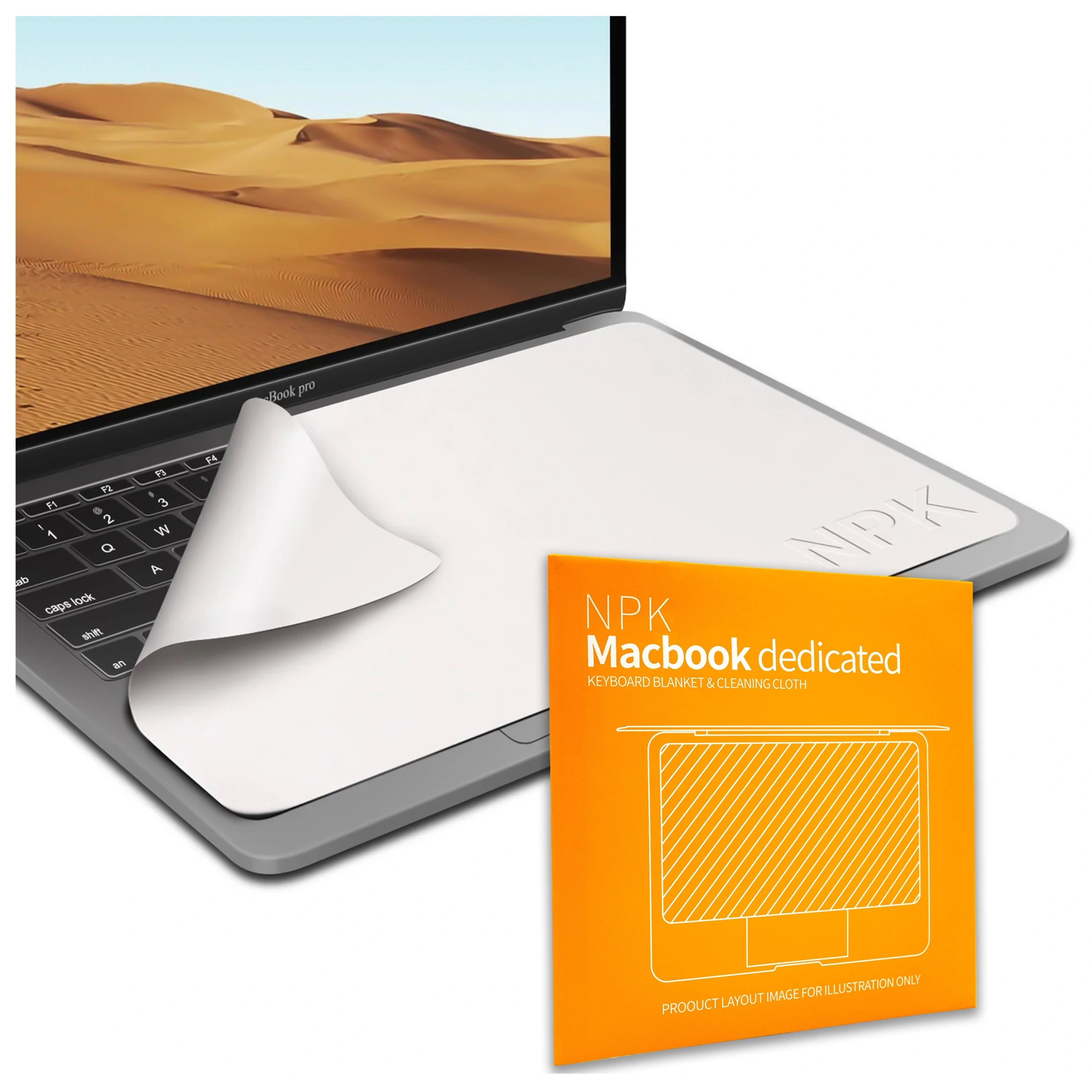 Na obrazie widać laptop z otwartym ekranem, na klawiaturze leży biała ściereczka ochronna. Obok znajduje się pomarańczowe opakowanie z napisem \'NPK Macbook dedicated keyboard blanket & cleaning cloth\'.