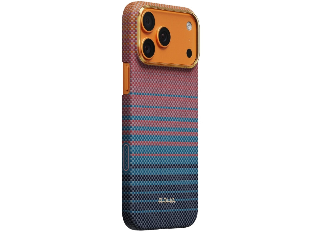 Etui na telefon z gradientowym wzorem w odcieniach pomarańczowego, różowego i niebieskiego, z trzema widocznymi otworami na aparaty. Na etui znajduje się napis \'PITAKA\'.