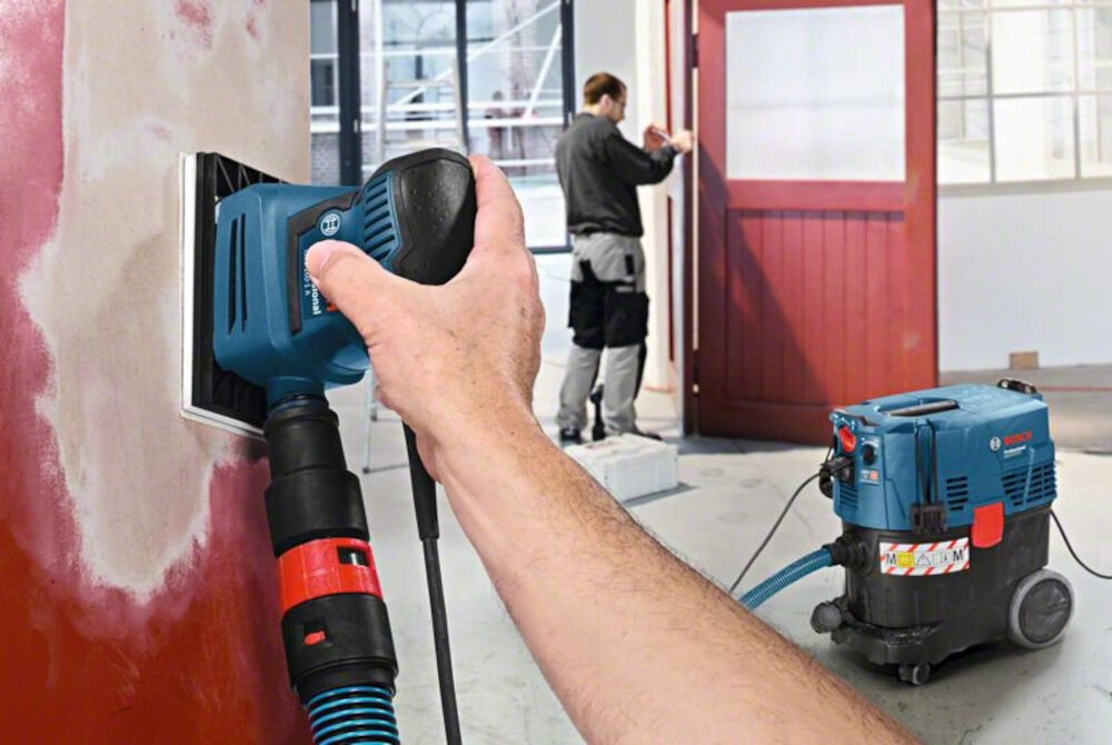 Szlifierka oscylacyjna BOSCH GSS 160-1 A silnik o mocy 180 W wydajny maksymalna prędkość obrotowa do 12000 obr/min