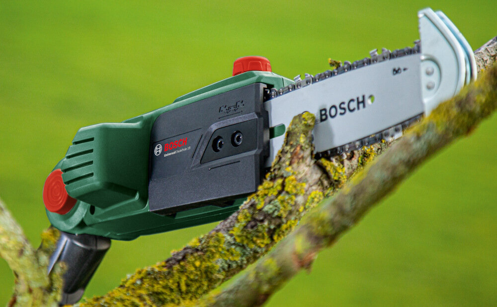 Piła akumulatorowa BOSCH UniversalChainPole 18 wysokiej jakosci ostrza BOSCH z precyzyjnie szlifowanej stali stabilizujaca oslona prowadnicy czyste ciecie