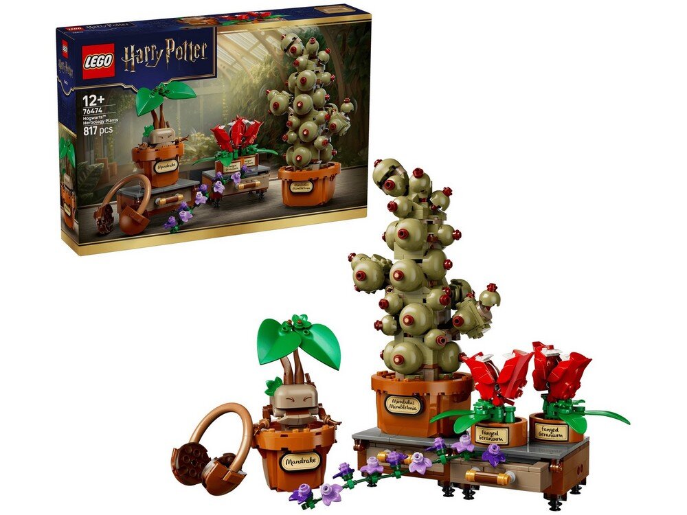 Zestaw LEGO przedstawiający rośliny z lekcji zielarstwa w Hogwarcie, w tym mandragorę i inne fantazyjne rośliny w doniczkach. Na opakowaniu widnieje napis \'Harry Potter\' oraz informacje o liczbie elementów i wieku użytkownika.