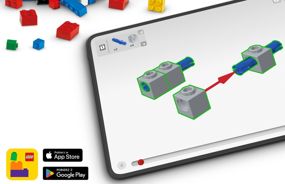 Obraz przedstawia tablet z instrukcją montażu klocków LEGO, obok którego leżą różnokolorowe klocki. W lewym dolnym rogu widoczne są ikony LEGO, App Store i Google Play.