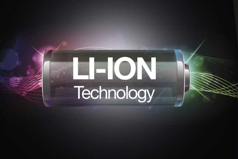 Obraz przedstawia ikonę baterii z napisem \'LI-ION Technology\'. W tle widoczne są kolorowe, abstrakcyjne linie i efekty świetlne.