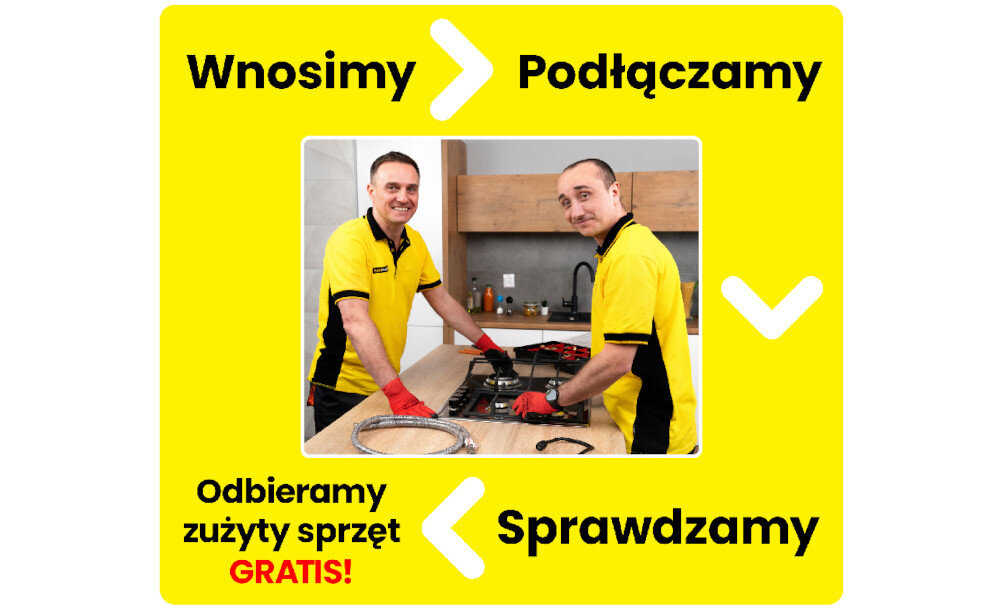Dwóch mężczyzn w żółtych koszulkach montuje płytę gazową w kuchni. Na żółtym tle widnieje tekst: \'Wnosimy\', \'Podłączamy\', \'Odbieramy zużyty sprzęt GRATIS!\', \'Sprawdzamy\'.