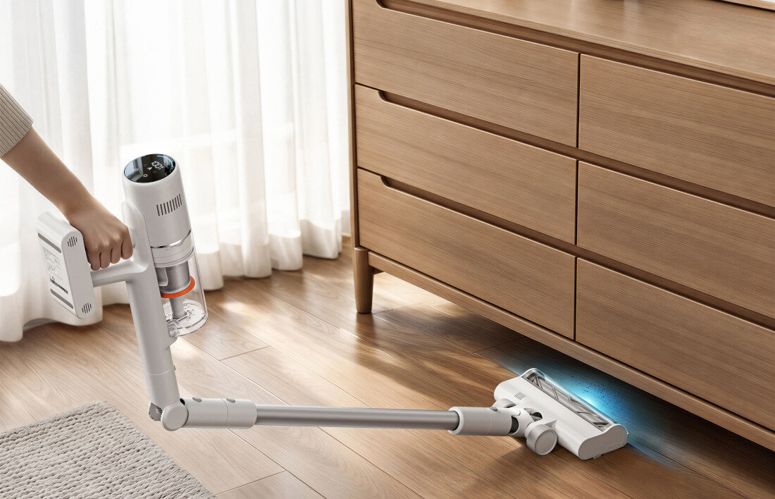 Odkurzacz pionowy XIAOMI Mijia Vacuum Cleaner 4C Bezprzewodowy zdjęcie lifestyle Do 75 minut pracy Wskaźnik poziomu naładowania 
