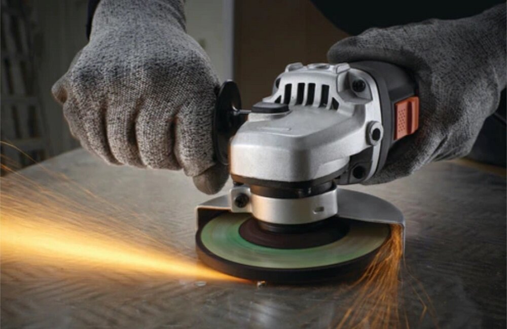 Szlifierka kątowa BLACK DECKER KG1202K Solidna praca moc waga