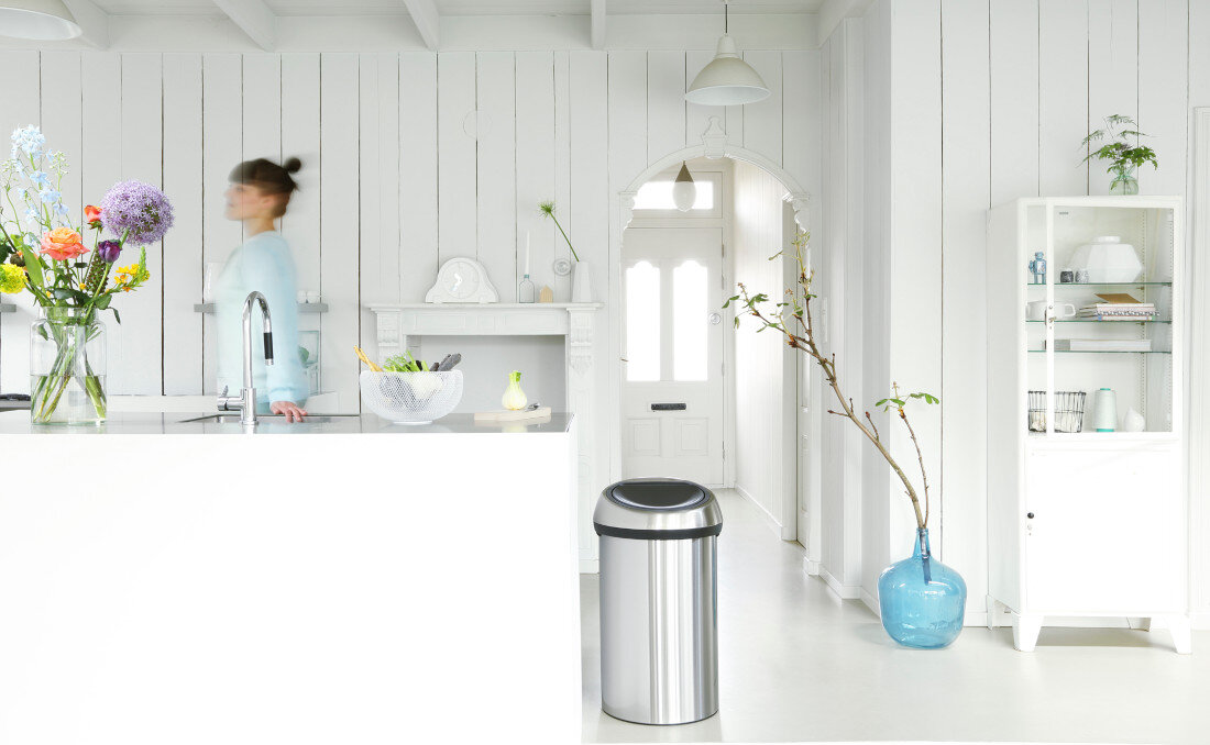 Kosz na śmieci BRABANTIA Touch Bin 60 l Czarny zapach mechanizm otwierania szczelna pokrywa