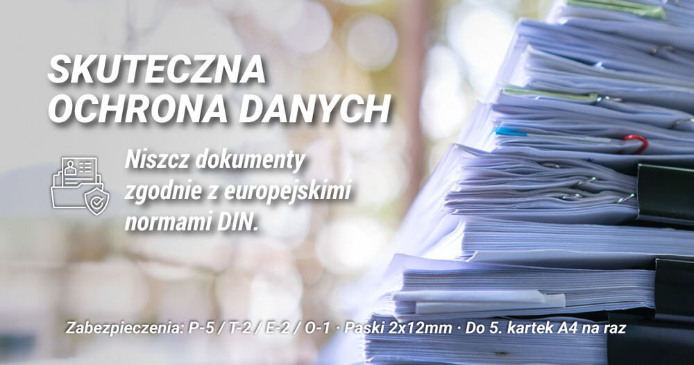 Stos dokumentów z klipsami na tle rozmytego światła. Tekst: \'SKUTECZNA OCHRONA DANYCH Niszcz dokumenty zgodnie z europejskimi normami DIN. Zabezpieczenia: P-5 / T-2 / E-2 / O-1 · Paski 2x12mm · Do 5. kartek A4 na raz\'.