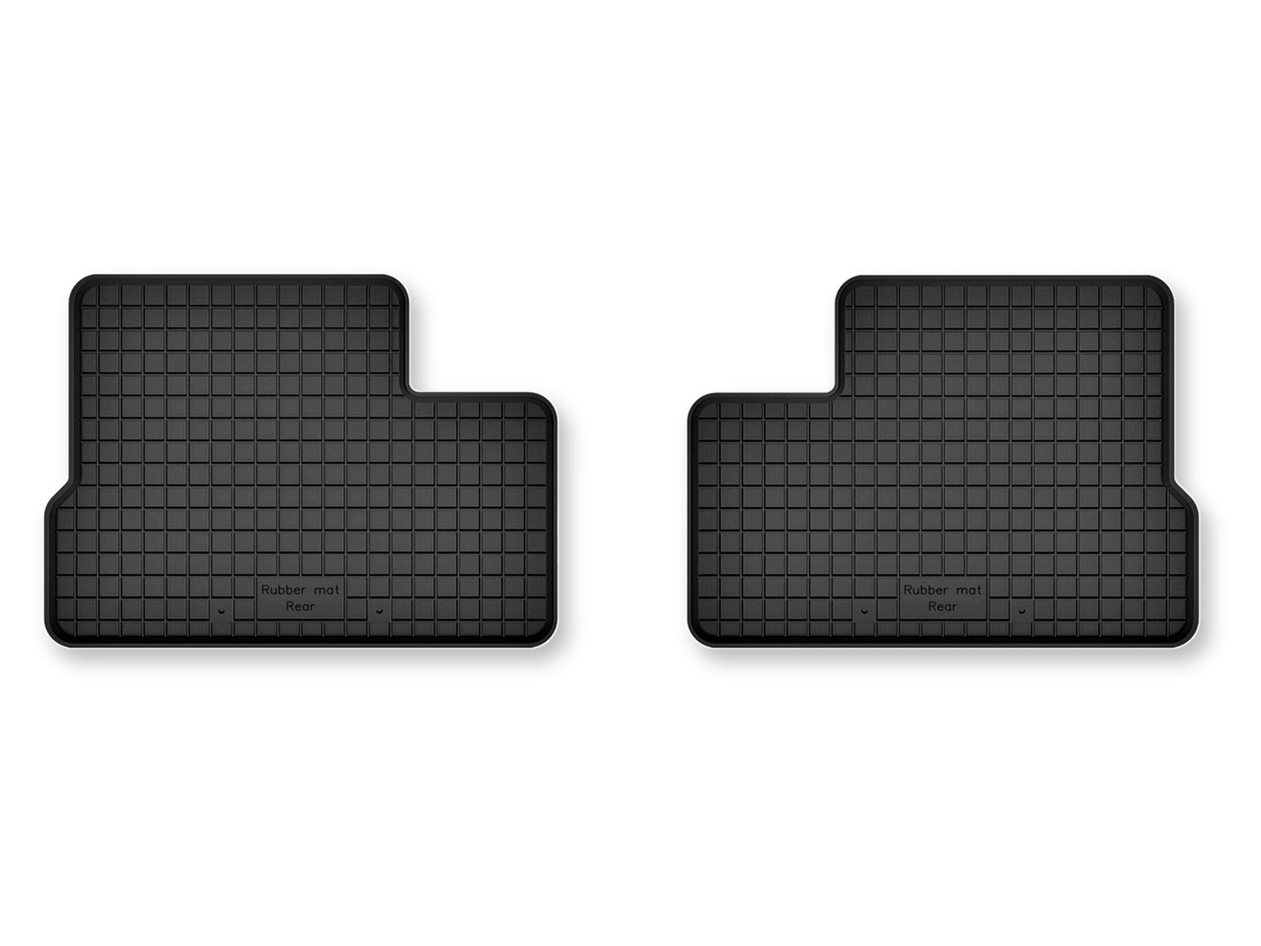 Dwa czarne gumowe dywaniki samochodowe o prostokątnym kształcie z wycięciem, z widocznym tekstem \'Rubber mat Rear\'.