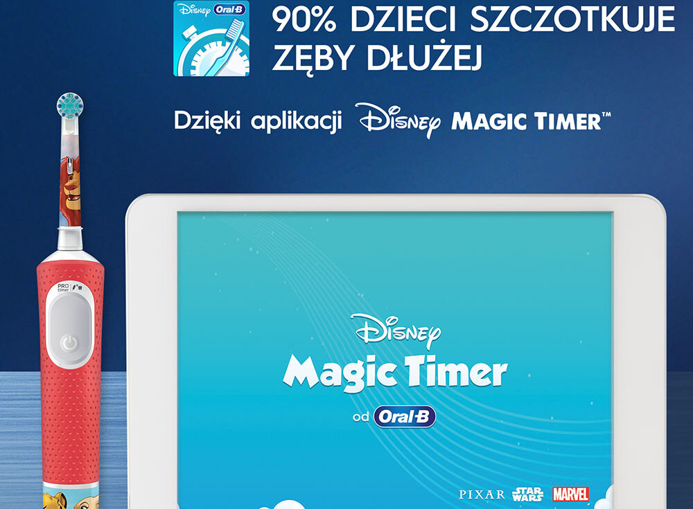 Obraz przedstawia czerwoną szczoteczkę rotacyjną z motywem Króla Lwa oraz tablet z aplikacją Disney Magic Timer. Na górze widoczny jest tekst: \'90% dzieci szczotkuje zęby dłużej dzięki aplikacji Disney Magic Timer\'.
