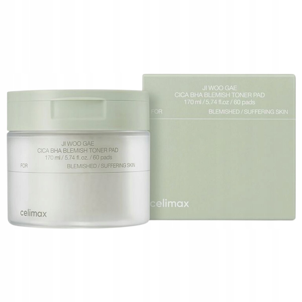 Na obrazie widoczny jest pojemnik z napisem \'JI WOO GAE CICA BHA BLEMISH TONER PAD 170 ml / 5.74 fl.oz / 60 pads FOR BLEMISHED / SUFFERING SKIN\' oraz pudełko z tym samym napisem. Logo \'celimax\' znajduje się na pojemniku.