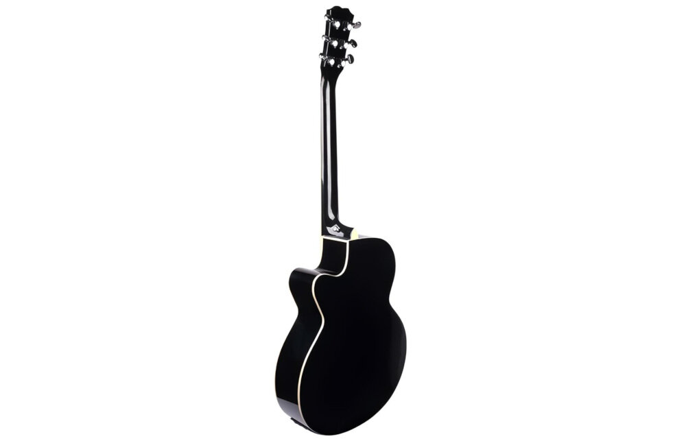 Czarna gitara elektroakustyczna z widocznym tyłem i bokiem, posiadająca jasne obramowanie. Na główce gitary znajduje się logo producenta.
