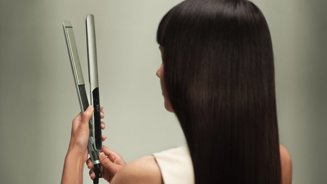 Prostownica CECOTEC Lisse Keratin Essence Cotton Candy 230 stopni zdjęcie lifestyle Ceramiczne płytki z keratyną Ceramiczne płytki wzbogacone keratyną i olejkiem arganowym