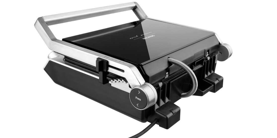 Grill elektryczny SENCOR SBG 6650BK latwe przechowywanie w pionie zajmuje malo miejsca wszedzie sie zmiesci