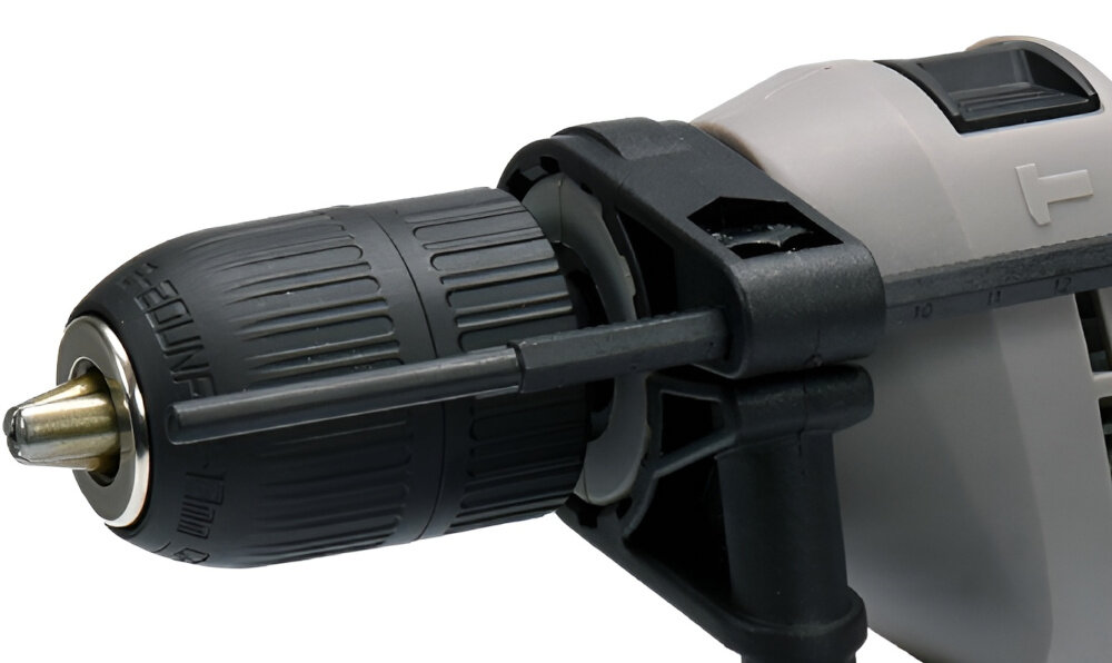 Wiertarka udarowa STHOR 78995 zbliżenie na uchwyt wiertarski uchwyt samocentrujący błyskawiczna wymiana wierteł bez użycia dodatkowych narzędzi trzyma wiertła w zakresie od 1,5 do 13 mm bezpieczeństwo i stabilność podczas pracy
