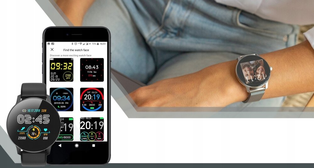 Obraz przedstawia smartwatch z okrągłym wyświetlaczem oraz smartfon z aplikacją pokazującą różne tarcze zegarka. Na ręce osoby znajduje się smartwatch z wyświetloną tarczą z dwoma osobami.