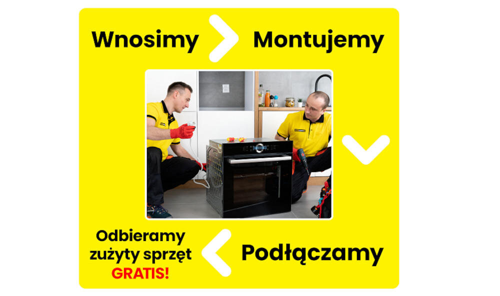 Dwóch mężczyzn w żółtych koszulkach montuje czarny piekarnik elektryczny w kuchni. Na żółtym tle widnieje tekst: \'Wnosimy\', \'Montujemy\', \'Podłączamy\', \'Odbieramy zużyty sprzęt GRATIS!\'.