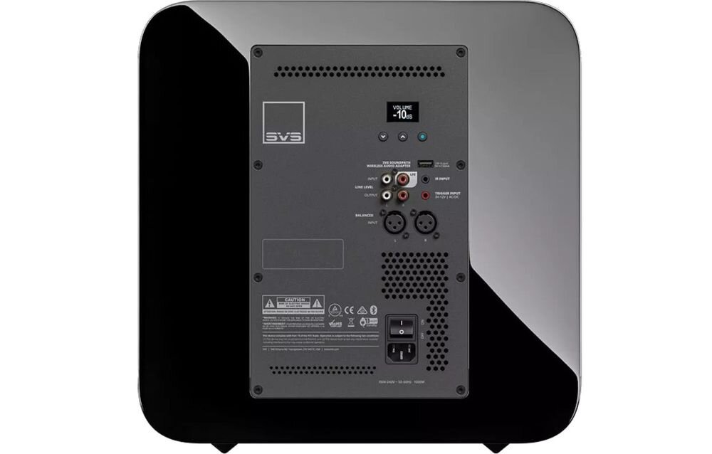SVS SB-3000 R Evolution 17-230 Hz Trigger Input USB-A XLR RCA automatyczne włączanie stopy elastomerowe, urządzenie na białym tle