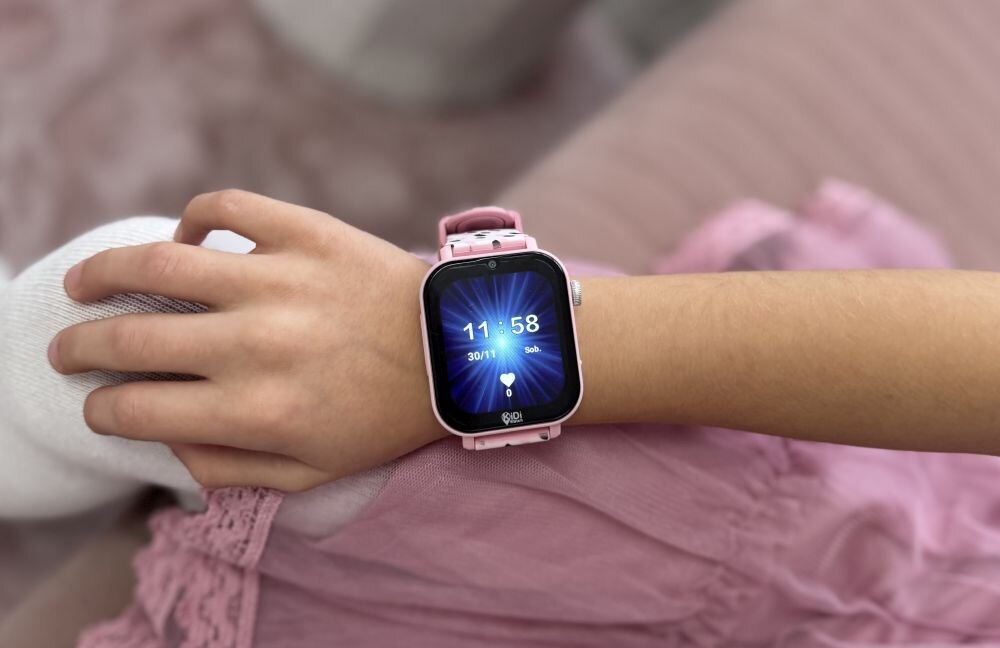 KiDiZ Watch Premium smartwatch dla dzieci bateria 700 mAh magnetyczne ładowanie dwa paski