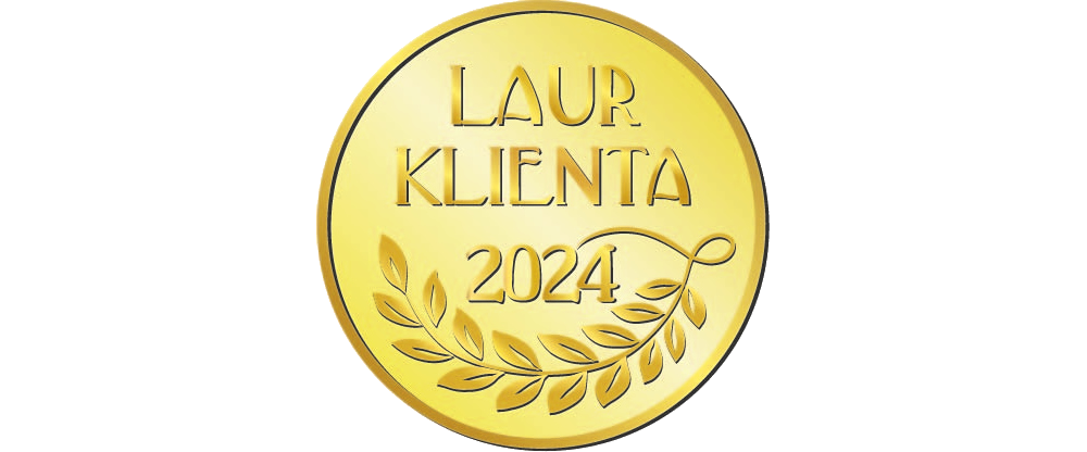Złoty medal z napisem \'LAUR KLIENTA 2024\' oraz dekoracyjnym motywem liściastym.