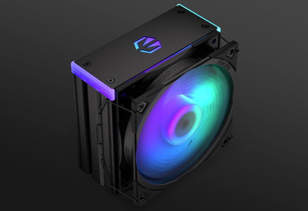 Na obrazie widoczny jest czarny radiator z podświetlanym wentylatorem w kolorach tęczy. Na górze radiatora znajduje się logo ENDORFY.