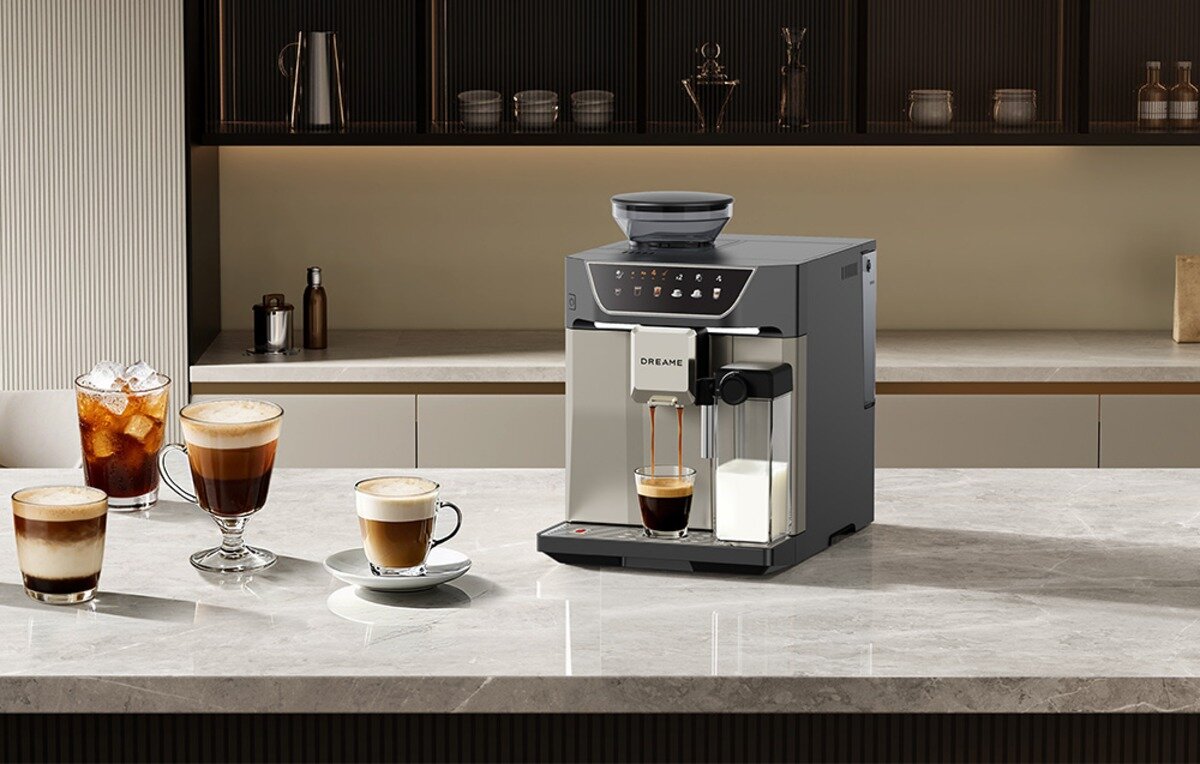 Ekspres DREAME Ecceluxe Master Coffee FCM60 Ekspres do kawy Dreame z wyświetlaczem, pojemnikiem na mleko i różnymi szklankami kawy na blacie