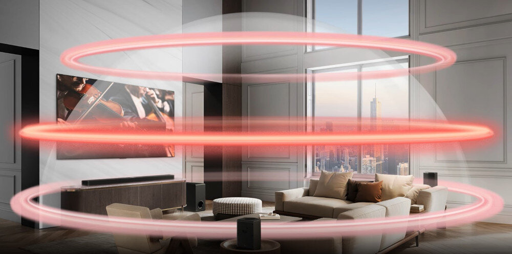 W eleganckim salonie znajduje się telewizor na ścianie oraz soundbar na szafce, z wizualizacją dźwięku w postaci czerwonych pierścieni wokół pokoju. Przez okno widać panoramę miasta.