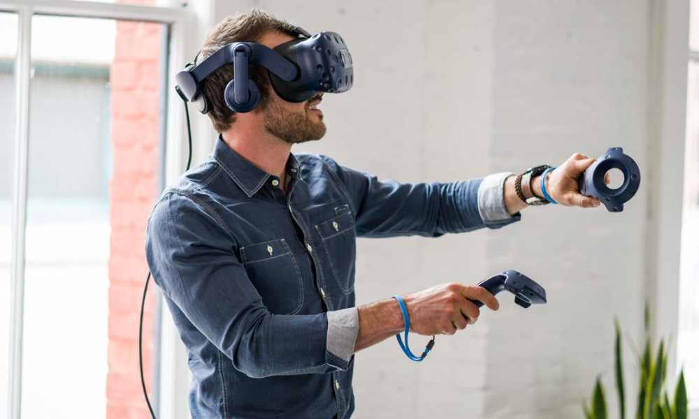 VIVE Pro bok