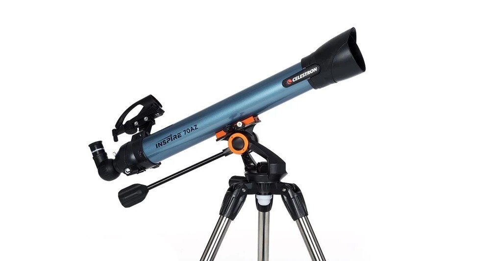 Teleskop CELESTRON Inspire 70 mm z boku na montażu   
