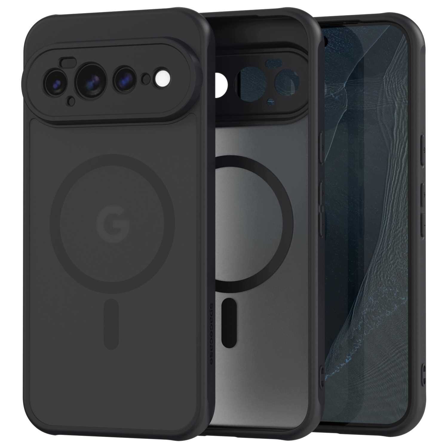 Obraz przedstawia czarne etui magnetyczne do telefonu z trzema otworami na aparaty i okrągłym wzorem na tylnej części. Na etui widoczne jest logo \'G\'.